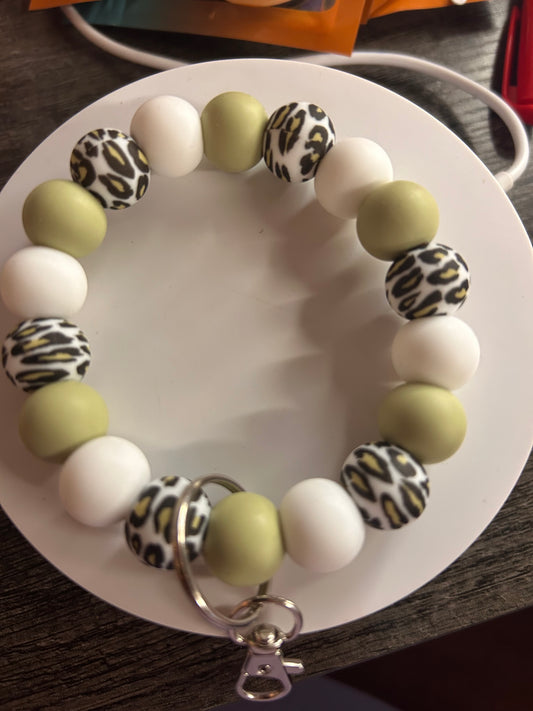 Green & White Cheetah Print Wristlet